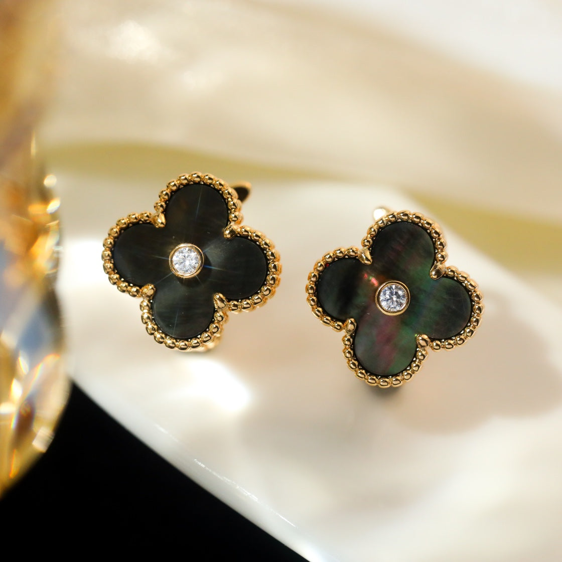 FKYB02- four-leaf clover stud earrings