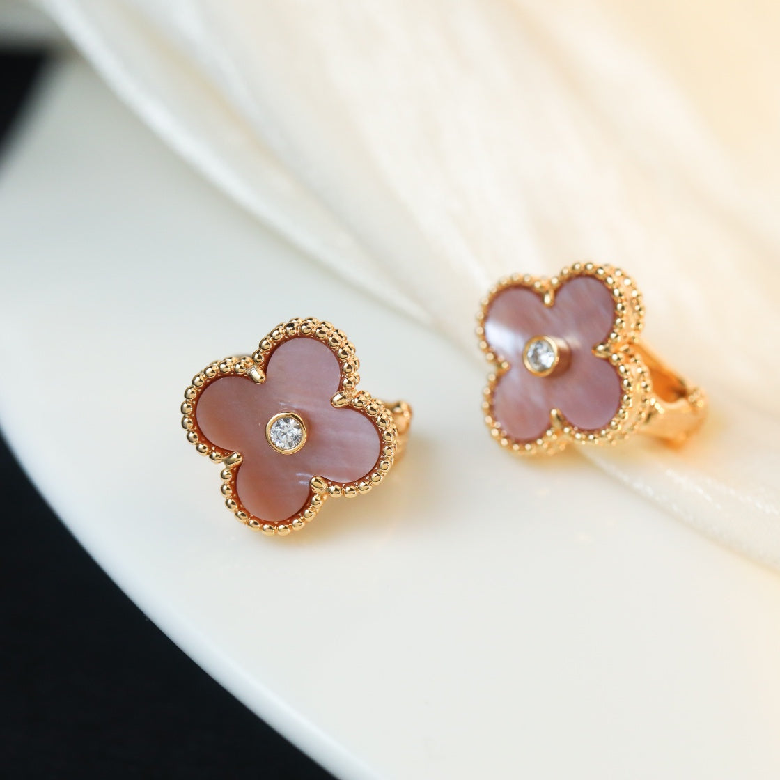 FKYB03- four-leaf clover stud earrings