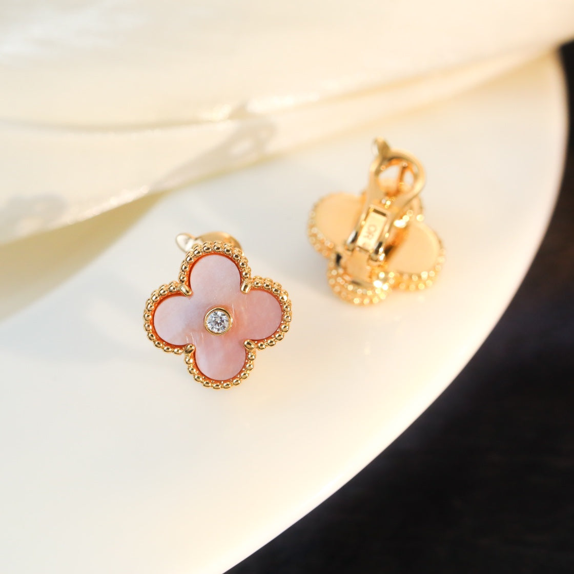 FKYB03- four-leaf clover stud earrings