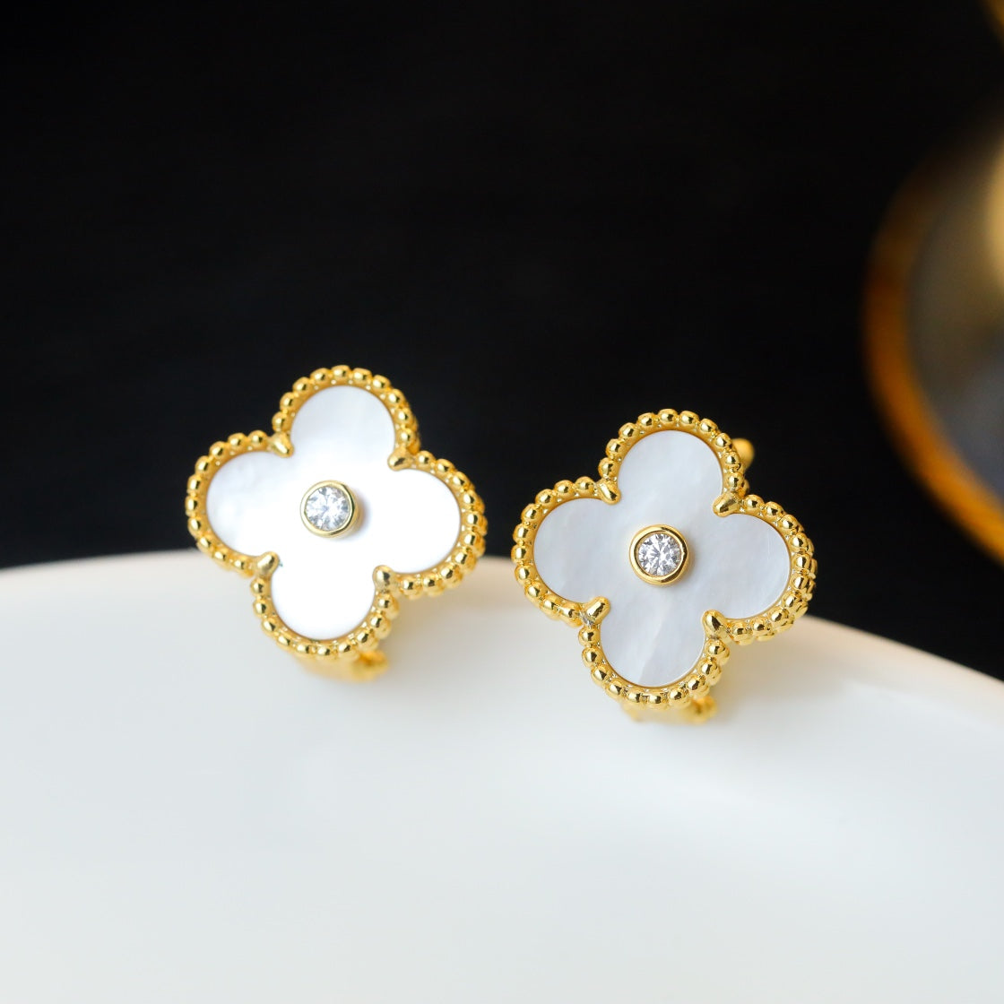 FKYB04- four-leaf clover stud earrings