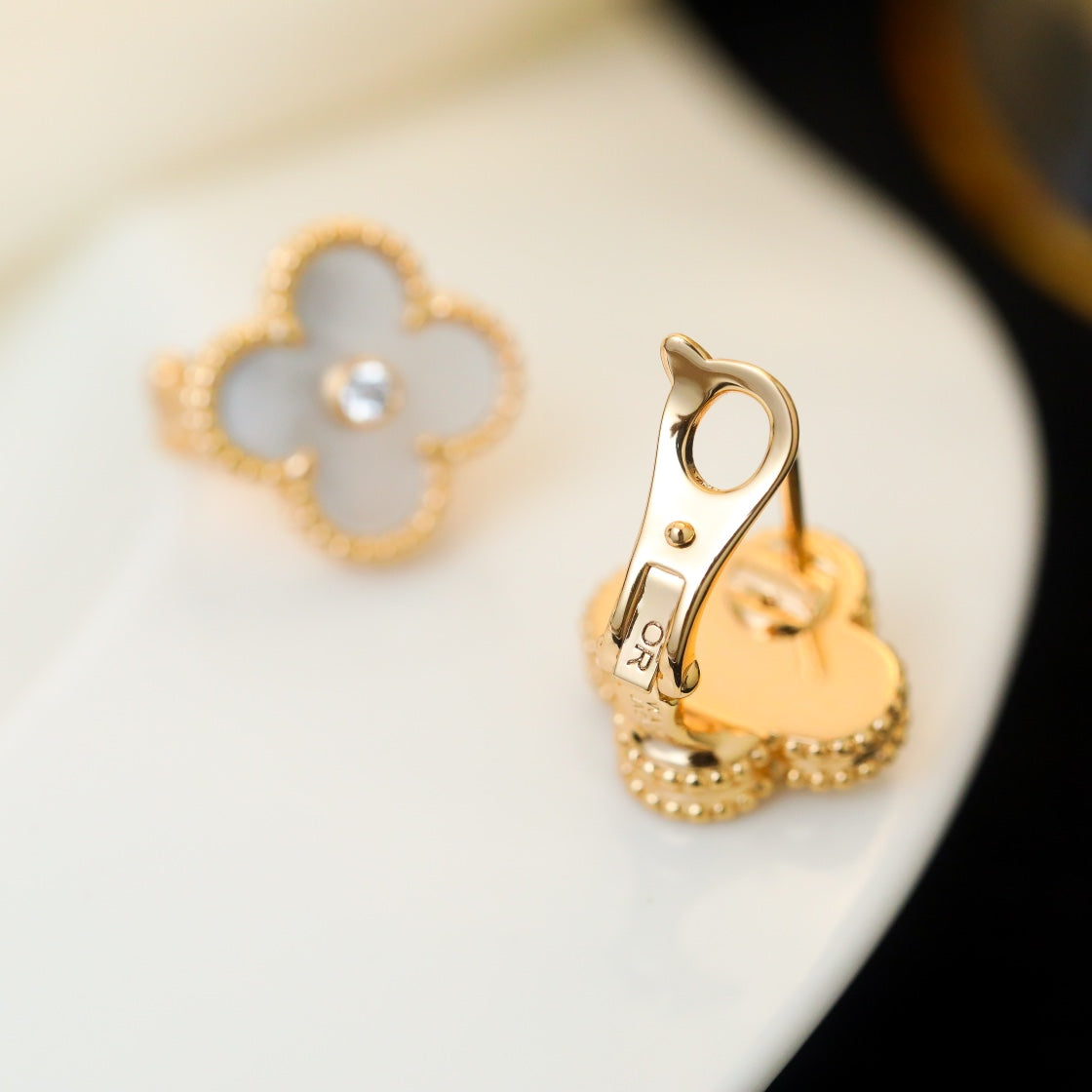 FKYB04- four-leaf clover stud earrings