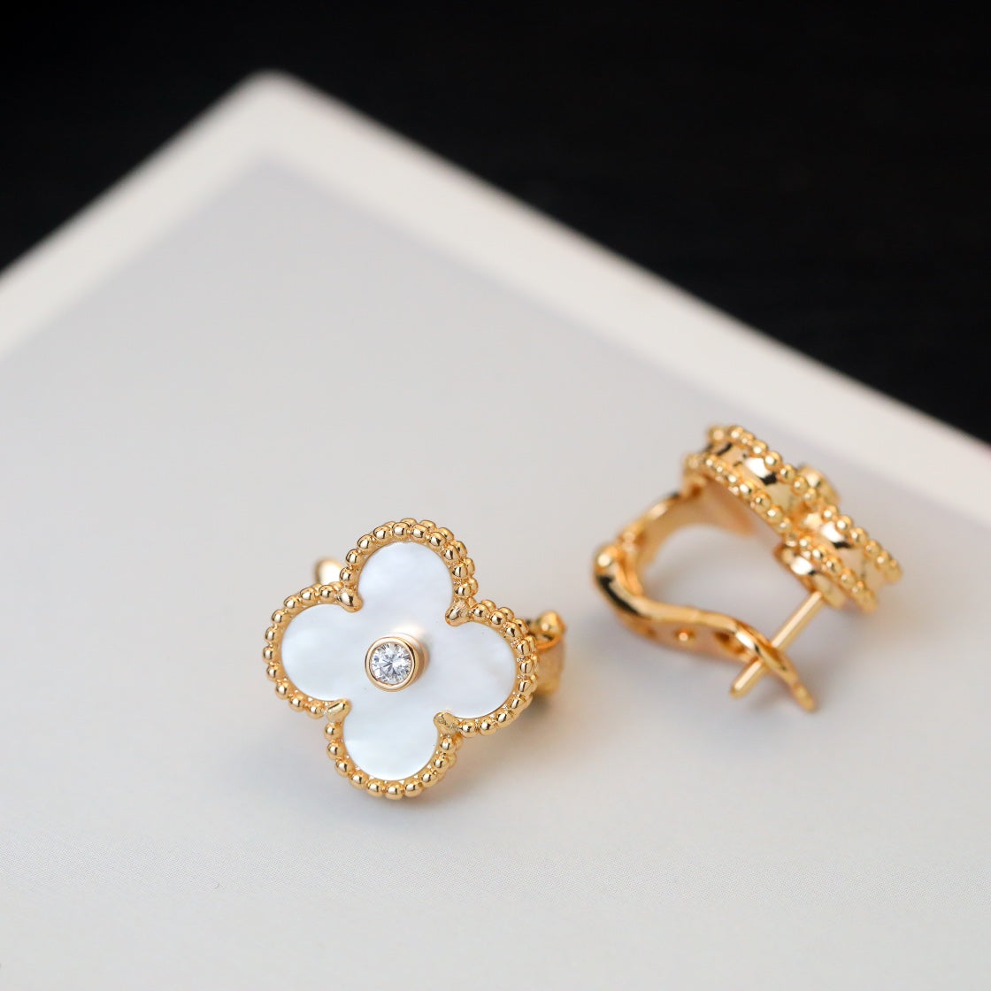 FKYB04- four-leaf clover stud earrings