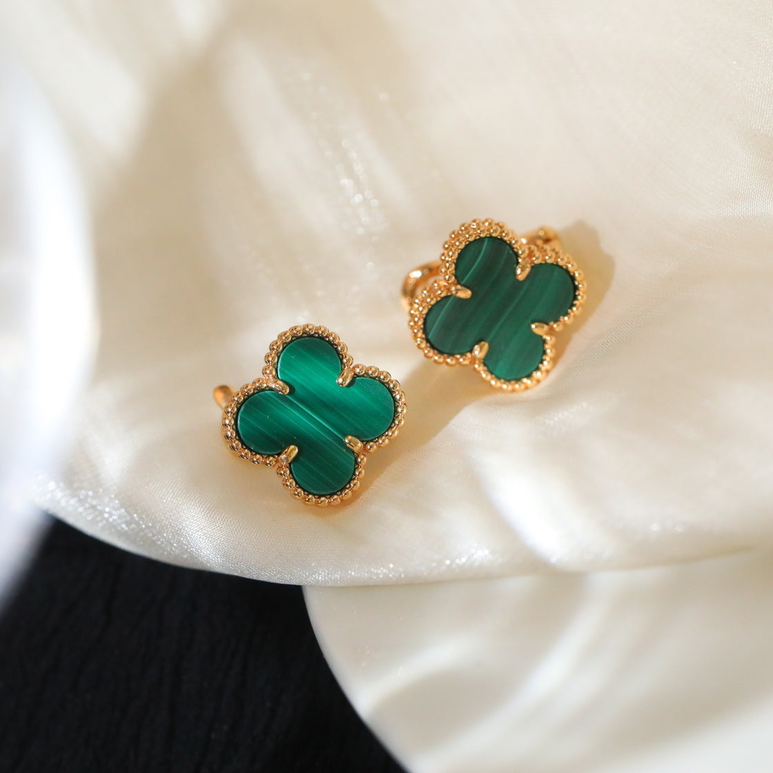 FKYB06- four-leaf clover stud earrings