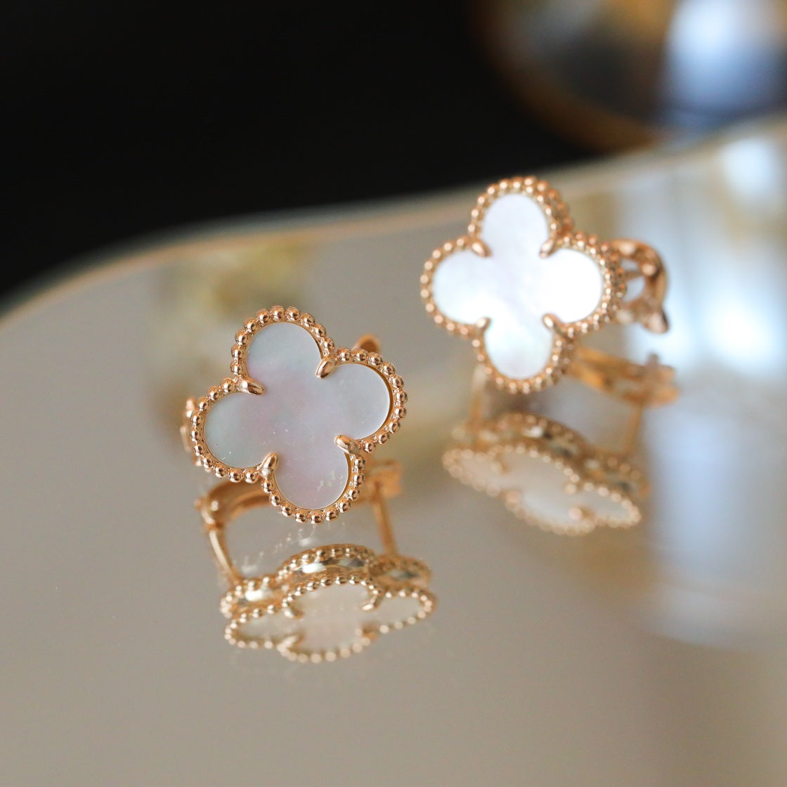 FKYB08- four-leaf clover stud earrings