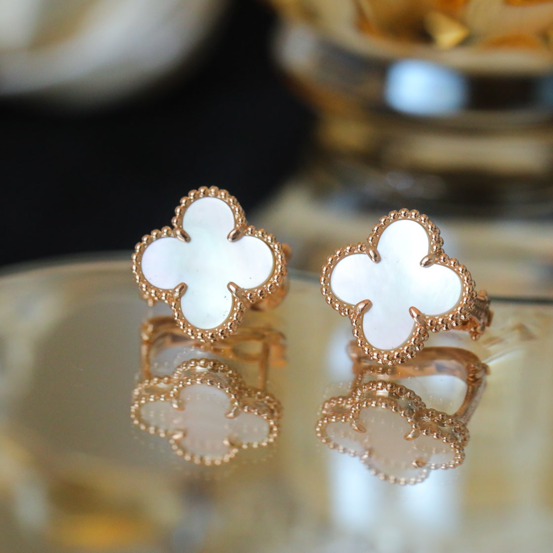 FKYB08- four-leaf clover stud earrings