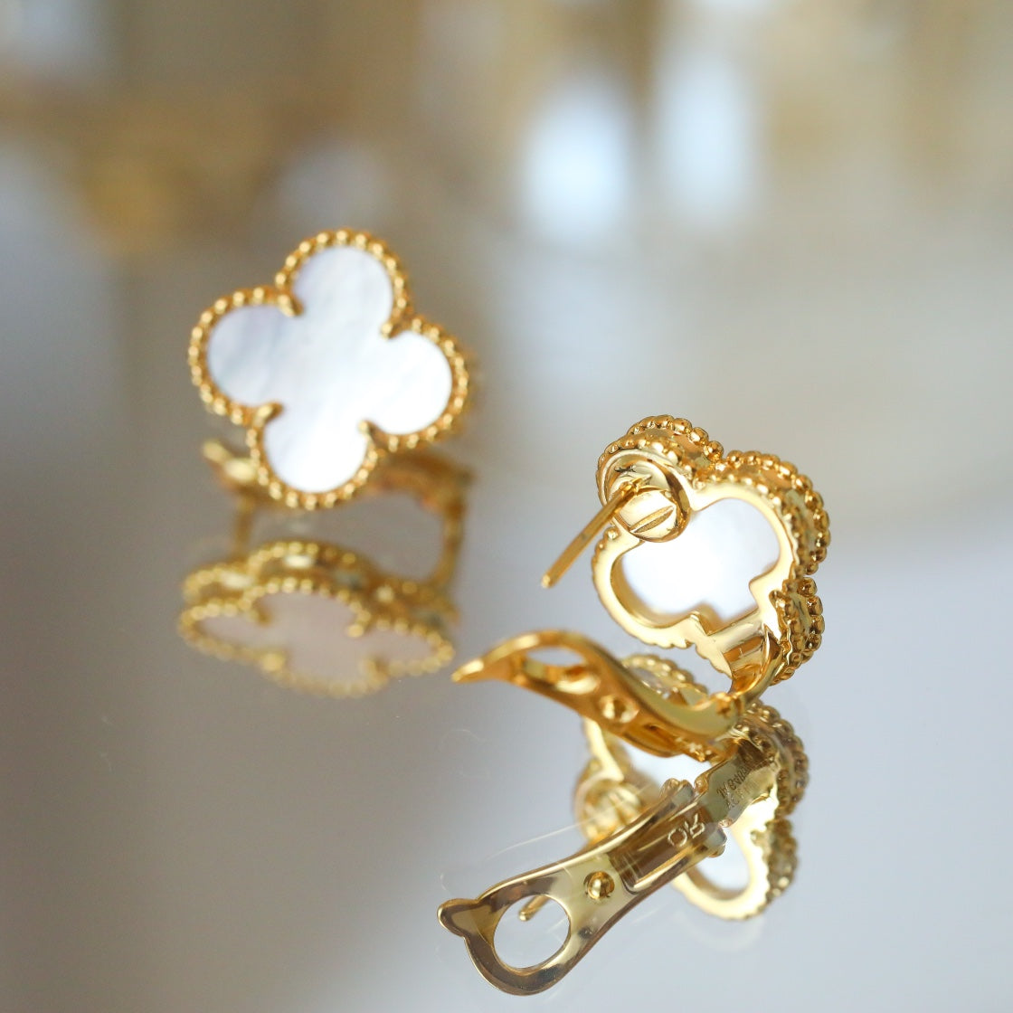 FKYB08- four-leaf clover stud earrings